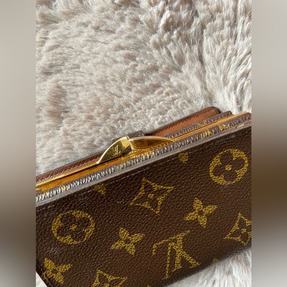 LV monogram kiss-locked wallet - Picture 8 of 10